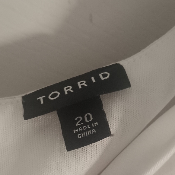 Torrid Floral Walkthrough Romper Size 20 - Picture 2 of 14